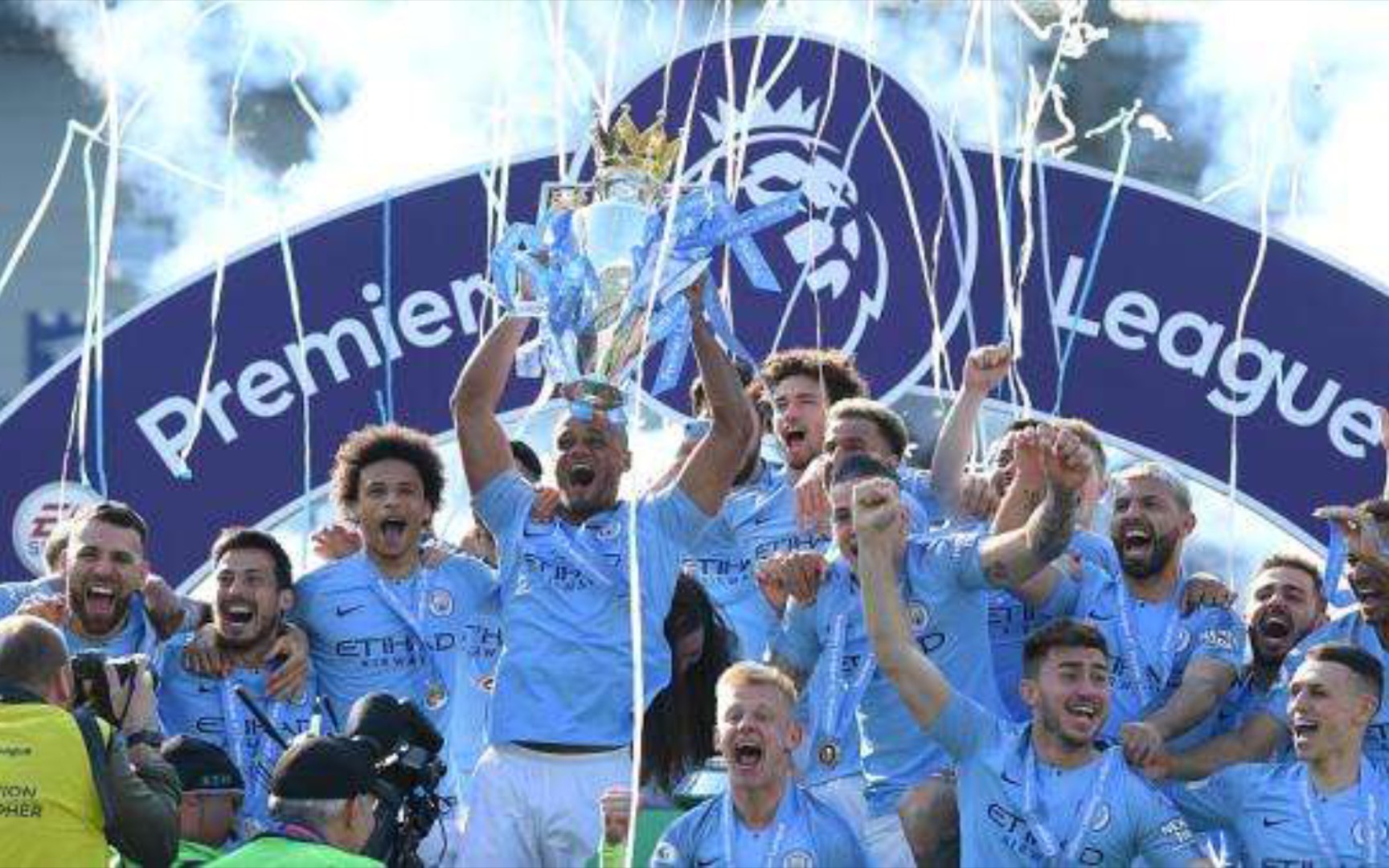 力方面做出 力方面做出